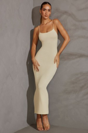 Oh Polly Cheska Scoop Neck Maxi Dress Maxi Dress Ivory | EABY-57610