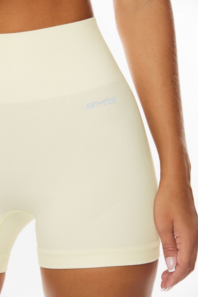 Oh Polly Endurance Seamless Mini Shorts Leggings Ivory | KNEP-07623